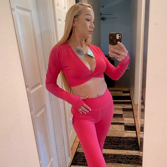 🩰 Ballet Core Pilates PINK long sleeve top size Medium NWT - Picture 5 of 15